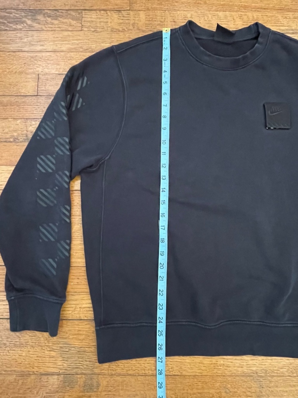 Nike Air Velcro Patch Crewneck Sweatshirt - Picture 7 of 11